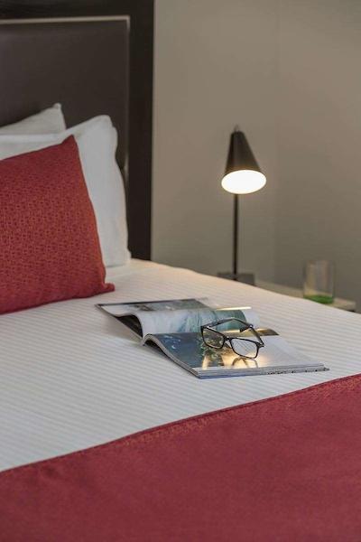 والدرف اسیدنی کبد سرویسد اپارتمنتز