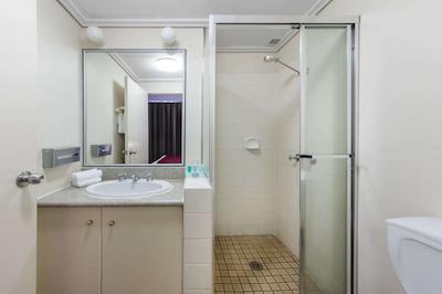 والدرف اسیدنی کبد سرویسد اپارتمنتز