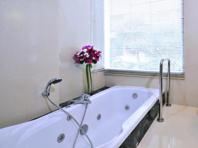 سنتر پوینت سوخومویت 10