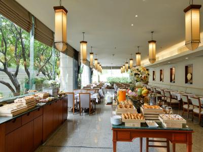 سنتر پوینت سوخومویت 10