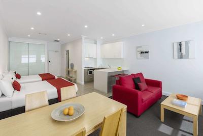 والدرف وولومولو واترز سرویسد اپارتمنتز