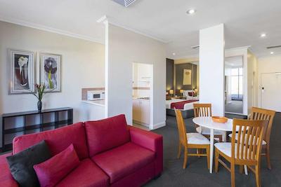 والدرف وولومولو واترز سرویسد اپارتمنتز