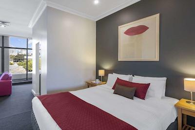 والدرف وولومولو واترز سرویسد اپارتمنتز