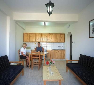 کفالز دامن هتل اپارتمنتز