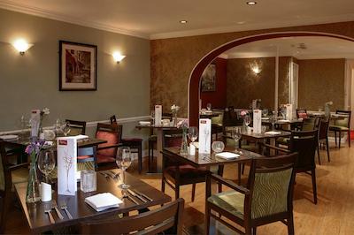 بست وسترن وسکس ریال هتل اند رستاورانت درچستر