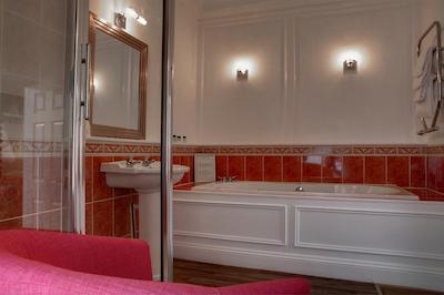 بست وسترن وسکس ریال هتل اند رستاورانت درچستر