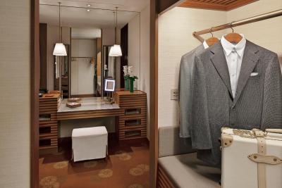 د پنینسولا تکیو