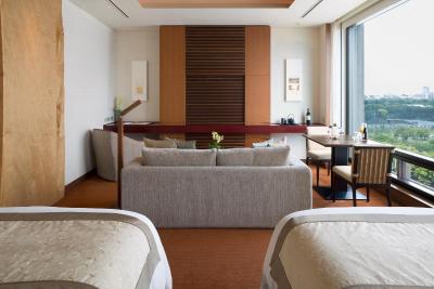 د پنینسولا تکیو