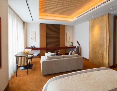 د پنینسولا تکیو