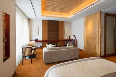 د پنینسولا تکیو