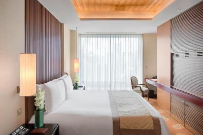 د پنینسولا تکیو