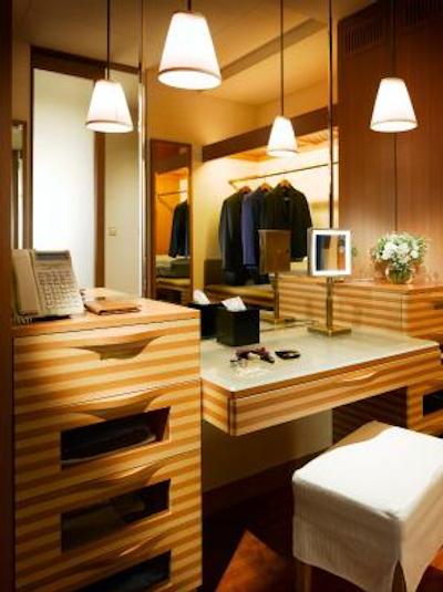 د پنینسولا تکیو