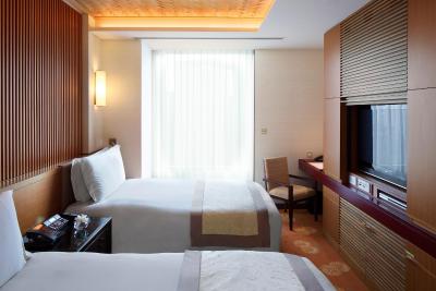 د پنینسولا تکیو