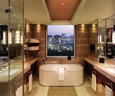 د پنینسولا تکیو