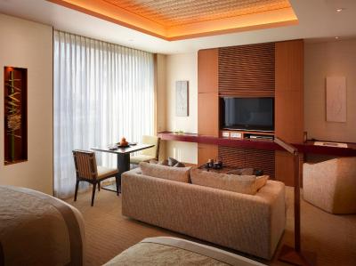 د پنینسولا تکیو