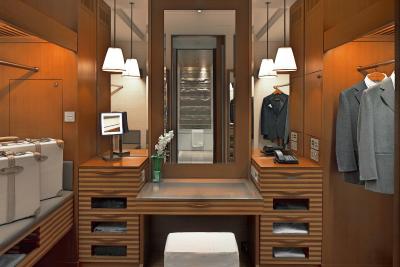 د پنینسولا تکیو