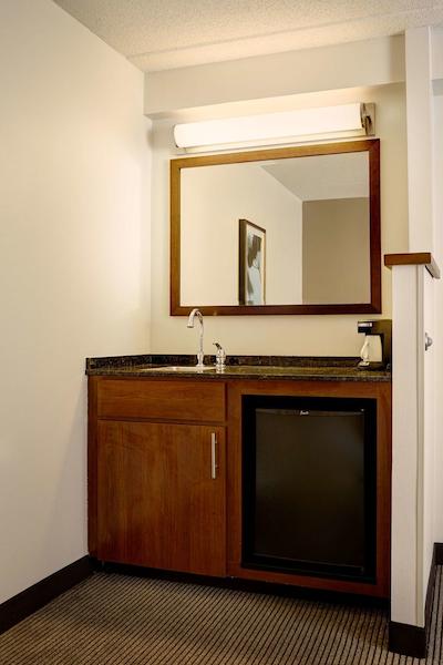 هیات پلاس چارلت آیرپرت/لاک پوینت