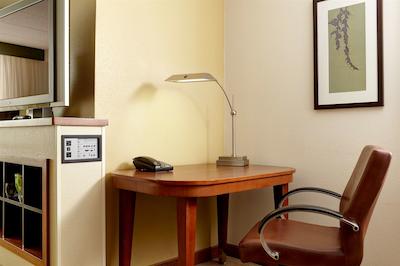 هیات پلاس چارلت آیرپرت/لاک پوینت