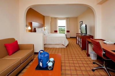 فور پوینتز بای شراتون چارلت-پینویل