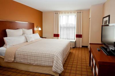 فور پوینتز بای شراتون چارلت-پینویل