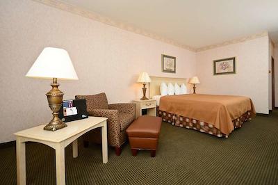 بست وسترن سیرکوز سیتی این