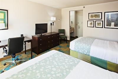 لا کوینتا این ناشویل آیرپرت