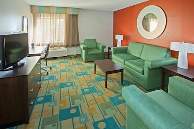 لا کوینتا این ناشویل آیرپرت