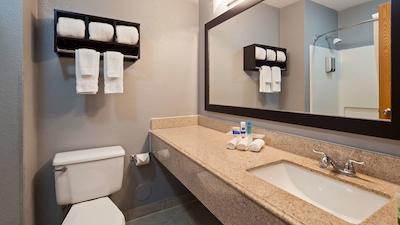 بست وسترن اکسکوتیو این