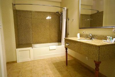 کوالیتی این اند سویتز اورگرین