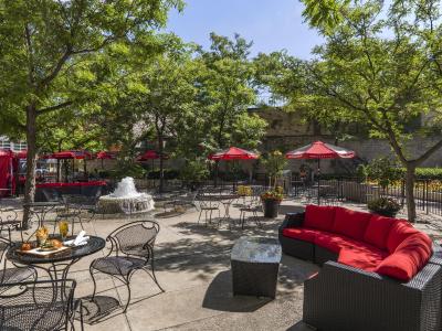 چلسیا هتل ترنتو