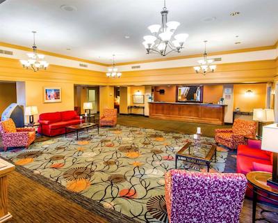 کلارین هتل اند کنفرنس سنتر