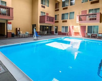 کلارین هتل اند کنفرنس سنتر