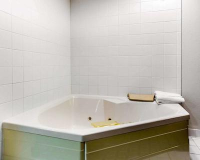 اکنو لج این اند سویتز