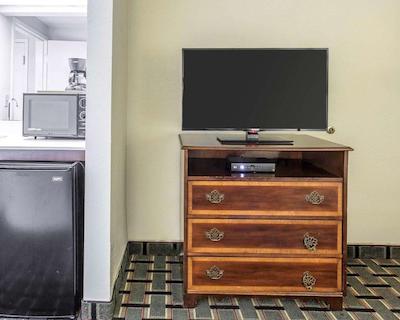 اکنو لج این اند سویتز