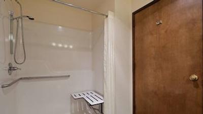 بست وسترن پنی سُلدیر این-آیرپرت