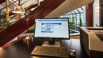 بست وسترن پنی سُلدیر این-آیرپرت