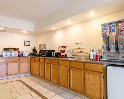 سورست هتل بای بست وسترن اسالینا