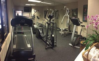 بست وسترن پلاس ممریال این اند سویتز