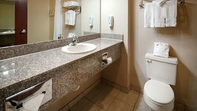 بست وسترن پلاس ممریال این اند سویتز