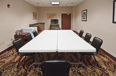 بست وسترن پلاس ممریال این اند سویتز