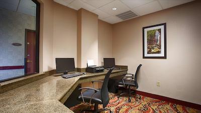 بست وسترن پلاس ممریال این اند سویتز