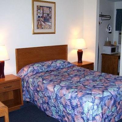 مانوسُن هتل بای د ریور