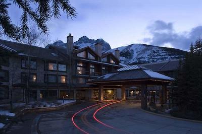 کاناناسکیز مونتین لج اوتگراف کالکشن