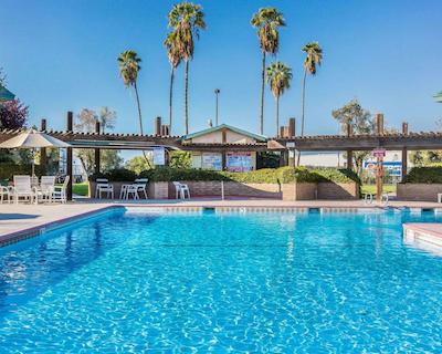 کلارین این اند سویتز