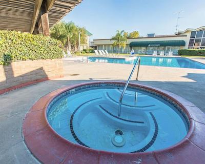 کلارین این اند سویتز