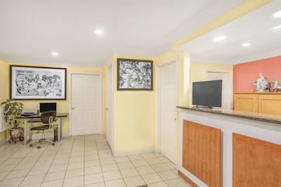 سوپر 8 سومتر