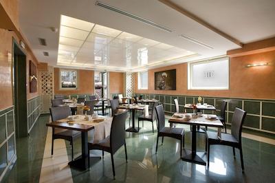 هتل دیانا روف گاردن