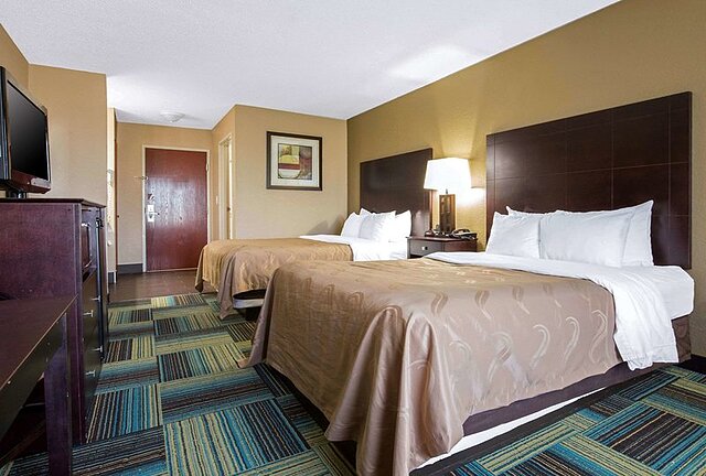 Quality Inn and Suites Arnold – St Louis