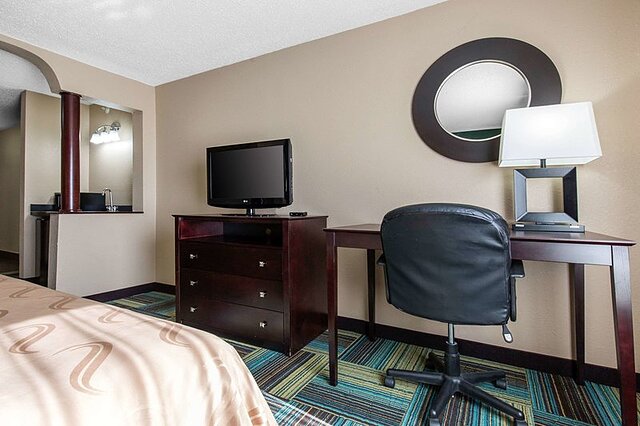 Quality Inn and Suites Arnold – St Louis