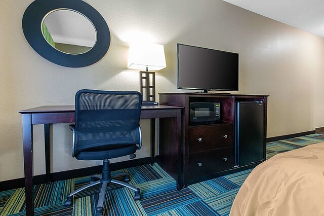Quality Inn and Suites Arnold – St Louis